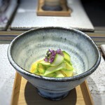 日本料理 TOBIUME - ◆始まり　「フェットチーネ」　・・アスパラ（若松）をパスタに見立て、萩の赤雲丹、出汁のジュレとう遊び心を感じる品。 シェフは発想が豊かで、失礼ながら愛らしい方だといつも感じます。