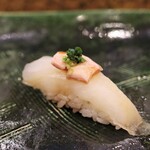 にぎり鮨 一五〇 - カワハギ