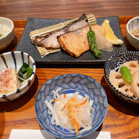 魚とおばんざい 泉士 - 二種の漬け焼き魚御膳