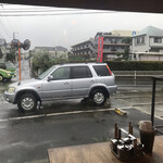 アジア料理屋 菜 - 窓際からの外観