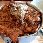 十勝豚丼 いっぴん - かなり山椒をかけたけど…痺れ度合いは低めの山椒だね