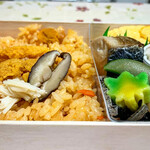 香りや - プレミアムかやくごはん
うにと帆立弁当