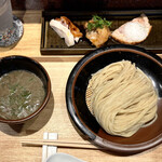 中華蕎麦 とみ田 - とみ田15周年第二弾　ちばから×伊吹×すず喜×No.11×『 』コラボ「奇跡のつけ麺ヤンバルクイナ 炊き込み飯割り付き」1600円