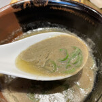 中華蕎麦 とみ田 - つけ汁は相当リッチな煮干し