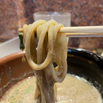 中華蕎麦 とみ田 - つけ汁が良く絡む太麺