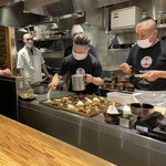 中華蕎麦 とみ田 - 厨房