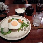 赤坂 津つ井 総本店 - 黒毛和牛ハンバーグと白いご飯です。