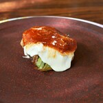 ラ・カーサ・ディ・テツオ オオタ - 『猪とウドの春巻き、燻製チーズ』