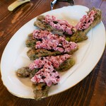 ラ・カーサ・ディ・テツオ オオタ - 『タラの芽の発酵米粉揚げと信州野豚のペースト、バルサミコ』