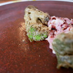 ラ・カーサ・ディ・テツオ オオタ - 『タラの芽の発酵米粉揚げと信州野豚のペースト、バルサミコ』