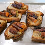 ラ・カーサ・ディ・テツオ オオタ - 『アカシアの花弁パンと人参、アカシア蜂蜜』