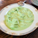 ラ・カーサ・ディ・テツオ オオタ - 『唐松新芽の岩魚蒸し焼きとサワークリーム、よもぎのペリメニ』