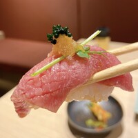 大トロ肉寿司