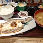 魚食処 一豊 - 本日の干物定食 白米で✨1,100円。この日はカマス！