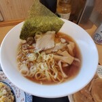 にんたまラーメン - 海苔1枚・肩チャーシューが１枚・メンマ8本の東京ラーメン