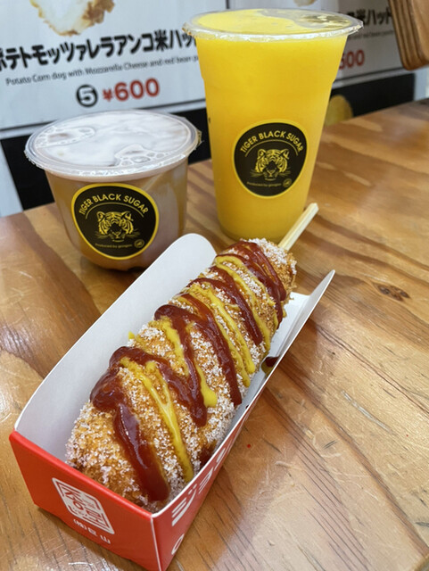 タイガーブラックシュガー ジョンノハットグ Tiger Black Sugar Jong No Hatogu 西川緑道公園 スイーツ その他 食べログ タイガーブラックシュガー ジョンノハットグ Tiger Black Sugar Jong No Hatogu 西川緑道公園 スイーツ その他 食べログ