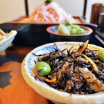 平八 - ひじき、甘く炊いてあった。おいしっ。