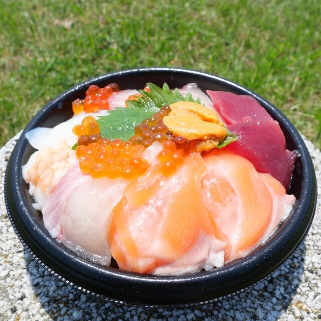 コスパに優れてネタ質のいい海鮮丼 By 百鬼丸もどき 魚正 広電西広島 己斐 弁当 食べログ