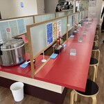 ラーメン もっけだの - カウンター席