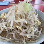 ラーメン もっけだの - ラーメン普通ヤサイマシニンニクのヤサイ