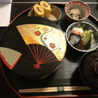 うなぎ秋本 - お重の蓋がまたおしゃれ