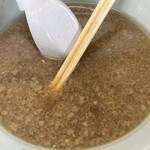 ラーメン もっけだの - ラーメン普通ヤサイマシニンニクのスープ