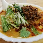 閻有記 - 麻辣刀削麺￥790　ホリゾンタルアングル