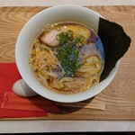 黄金の塩らぁ麺 ドゥエイタリアン - 