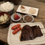 串焼家　まる房ず - 炭焼き　牛舌定食1,100円