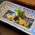 瞬 - 小鰻の白焼き、オリーブオイル掛け、キャビア(岐阜県中津川産)載せ、胡瓜&茗荷添