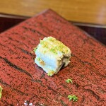 瞬 - 鰻(静岡県浜名湖産)の白焼き、花山椒載