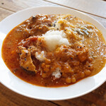 ランチビュッフェ(1100円) チキンマサラ、じゃがいもピースマサラ、魚カレー、ピーマンキャベツ豆カレー