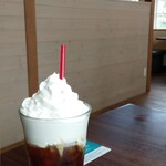 カエデ珈琲 - アイスウインナーコーヒー（500円）
