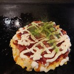 Okonomiyaki Korombusu - お好み焼き チョイスいか、トッピック豚肉