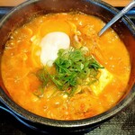 カルビ丼とスン豆腐専門店 韓丼 - ホルモンスン豆腐＋生玉子