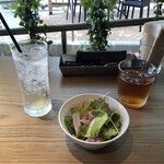 MOKU - 千葉有機野菜のファームサラダ、自家製ジンジャーエール、トロピカルアイスティー(2021/05撮影)