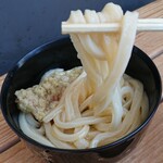 須崎食料品店 - 麺のリフトアップ
