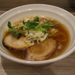 麺屋 TAKA - 料理写真:中華そば(800円、斜め上から)