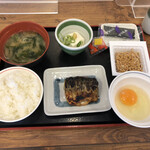 街かど屋 - （得）朝定食500円。