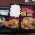 呑喰処　やぐら - 日替わり弁当750円全景