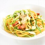 Amatriciana Bianco Spaghetti with Pancetta and Japanese Onion