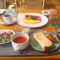 MIDO RESTAURANT PIC NIKA - 