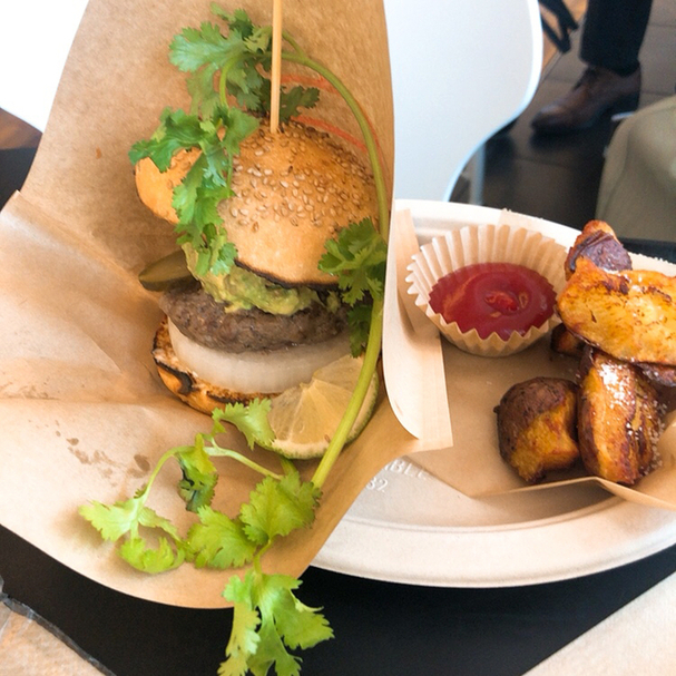 自由が丘バーガー 羽田店 羽田空港第２ターミナル 東京モノレール ハンバーガー 食べログ