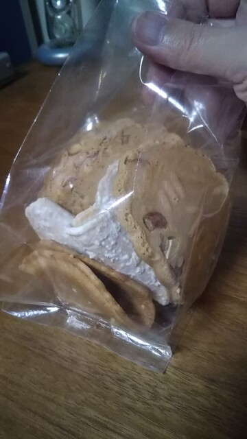 西せんべい店 - 富良野（せんべい）の写真