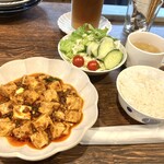関飯店 - 私好みの特製麻婆豆腐900円