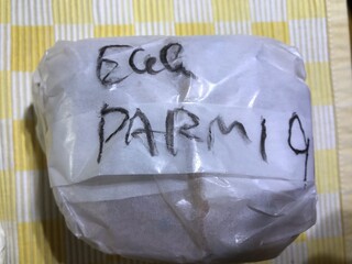 MARUICHI BAGEL - コメで卵、パルミジャーノチーズ（910円）