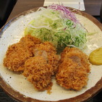 h Tonkatsu Kurogane - ヒレカツ定食（アップ）