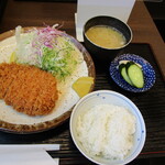 h Tonkatsu Kurogane - 上ロースかつ定食