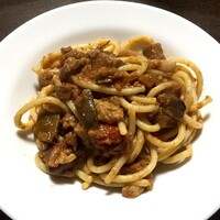 フォリオリーナ・デッラ・ポルタ・フォルトゥーナ - 豚バラとナスのモッツァレラチーズ入りラグーとビゴリ