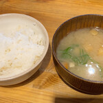 Yamamoto No Hambagu - ご飯とお味噌汁